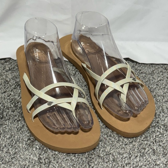 Volcom Cream and Brown Sandals with Crisscross Straps Size 10 - new without box - Picture 1 of 6